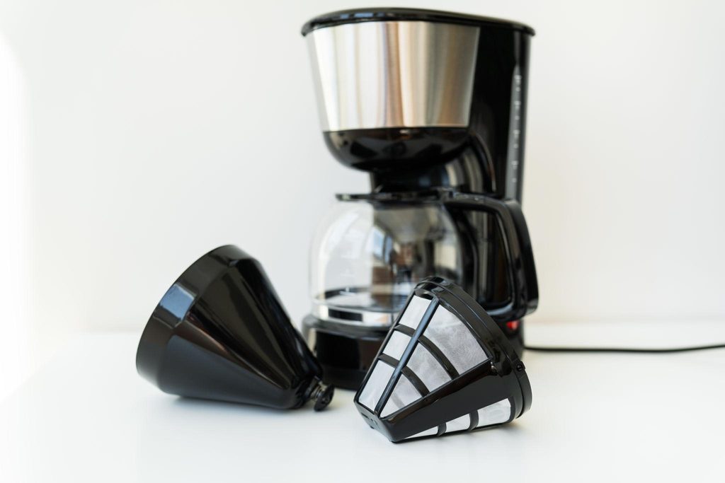 Empty and prepare your coffee machine before cleaning without vinegar